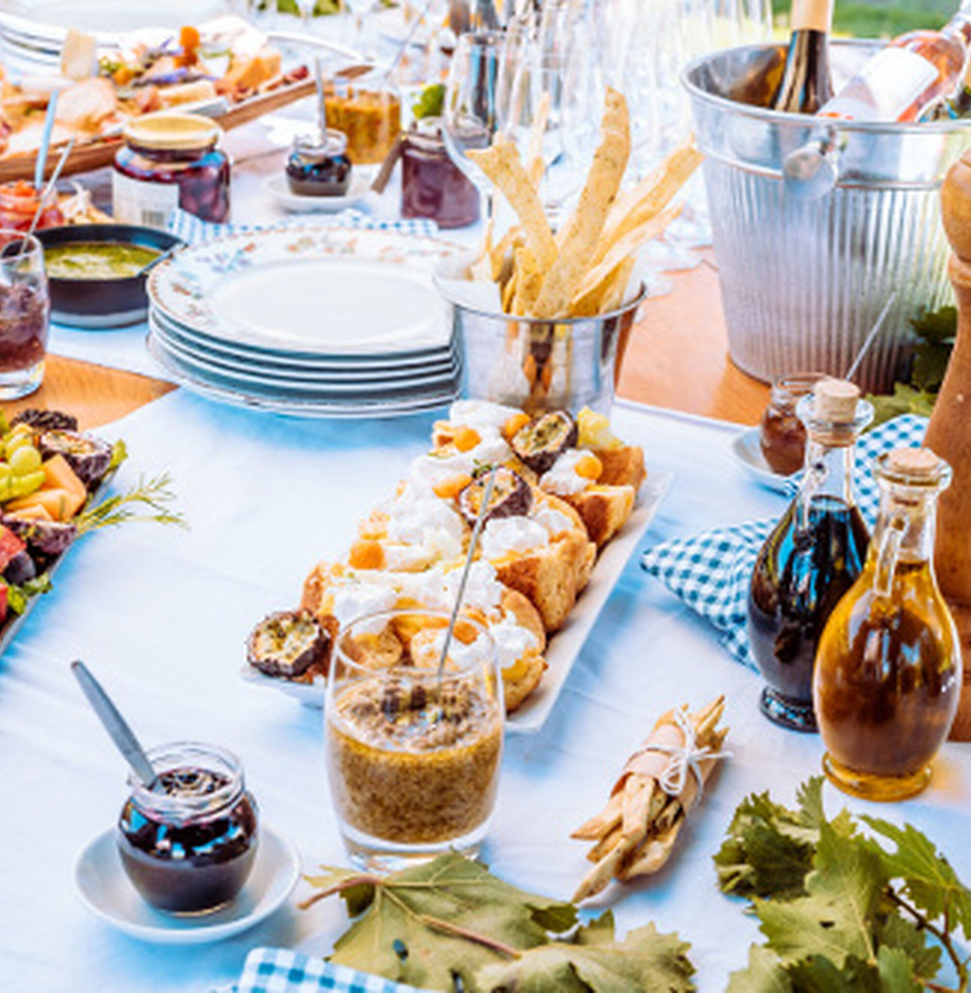 1538559747635 N1 MNQ Aup YB